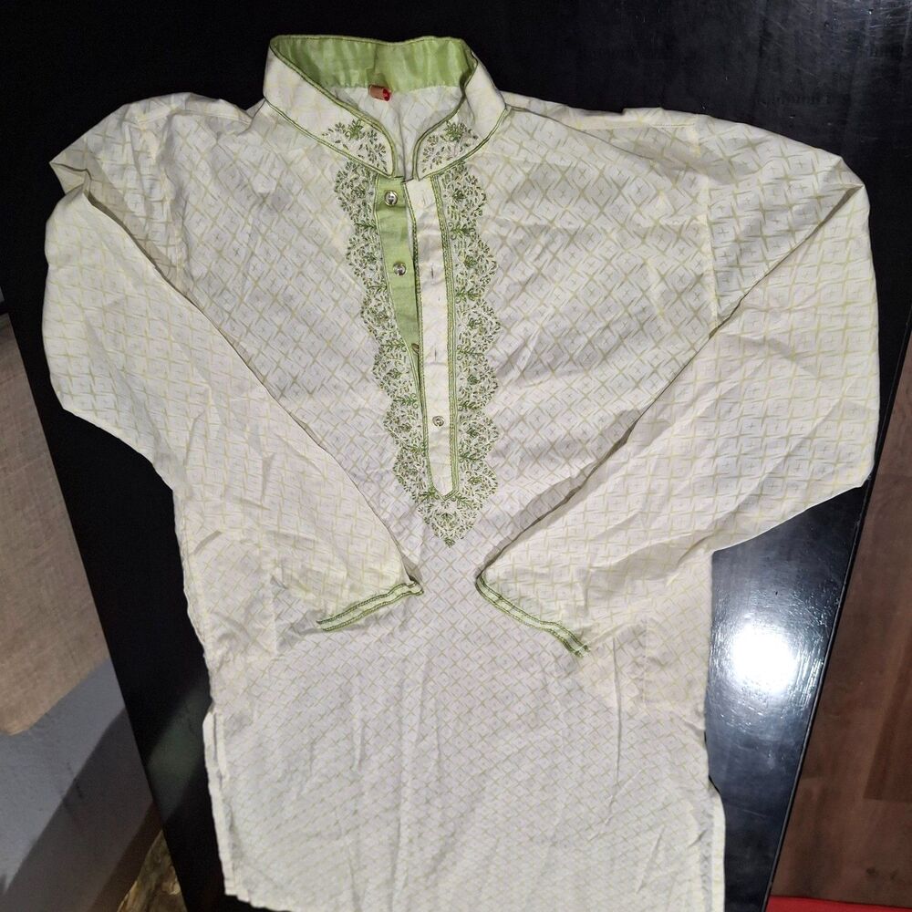 Men's Off White Cotton Kurta Size 38 Medium Pista Green Embroidery Festive Wear